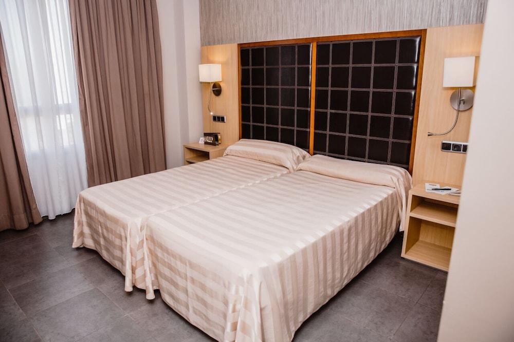 Hotel Salvevir Эхеа-де-лос-Кабальерос Экстерьер фото